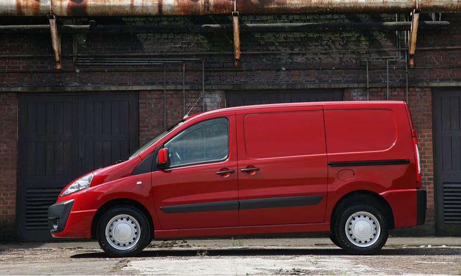  Peugeot Expert 2008 года  (фото 30 из 31)